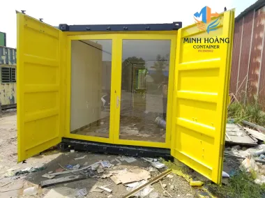 Container nhà ở 20 feet có toilet vàng viền đen