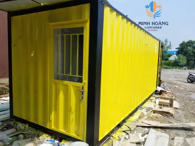 Container nhà ở 20 feet có toilet vàng viền đen