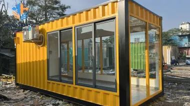 Thiết Kế Nhà Container Chữ L 2x20 Feet Dạng Kính: Tối Ưu Diện Tích, Tích Hợp Ban Công Rộng