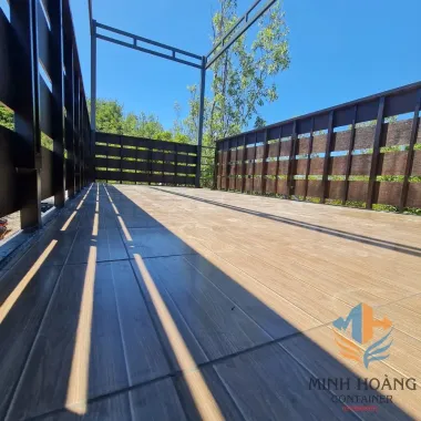 Container Cafe 20 Feet Ốp Gỗ Full Có Sân Thượng Mẫu Hiện Đại