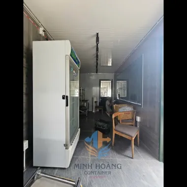 Container Cafe 20 Feet Xanh Lá Viền Vàng Có Kính Hiện Đại