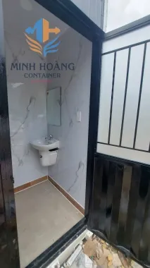 Container Cafe 20 Feet Đen Viền Trắng Có Toilet Cửa Ngoài 