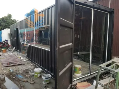 Container Cafe 40 Feet Đen Khung Kính Không Gian Mở