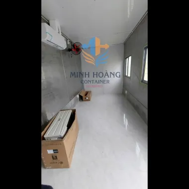 Container Nhà Ở 20 Feet Xanh Lá Có Toilet Cửa Ngoài