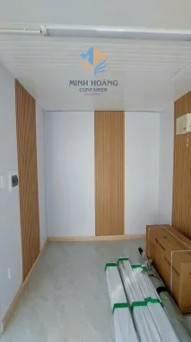 Container Văn Phòng 20 Feet Khung Kính: Không Gian Mở Hiện Đại & Màu Vàng Năng Động