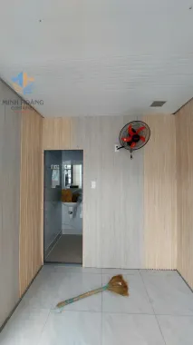 Container Văn Phòng Xanh Dương Ốp Gỗ Dài 7.5m Có Toilet: Giải Pháp Từ Vỏ Cont Lạnh Siêu Cách Nhiệt