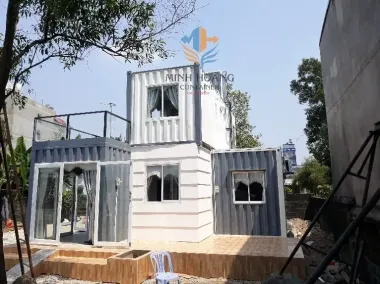 Nhà container lắp ghép 2 tầng khung kính có toilet 3x20 feet