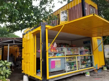 Mẫu nhà container ghép 2 tầng (1x40ft + 2x20ft) vàng viền đen hiện đại