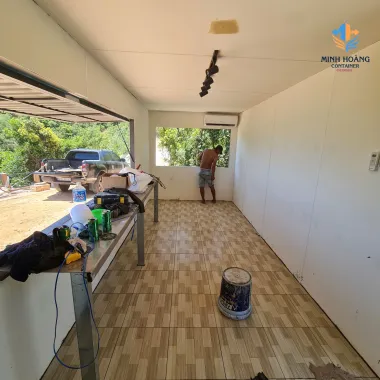 Container Cafe 20 Feet Giả Gỗ Có Sân Thượng: Giải Pháp Kinh Doanh Tối Ưu