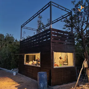 Container Cafe 20 Feet Giả Gỗ Có Sân Thượng: Giải Pháp Kinh Doanh Tối Ưu