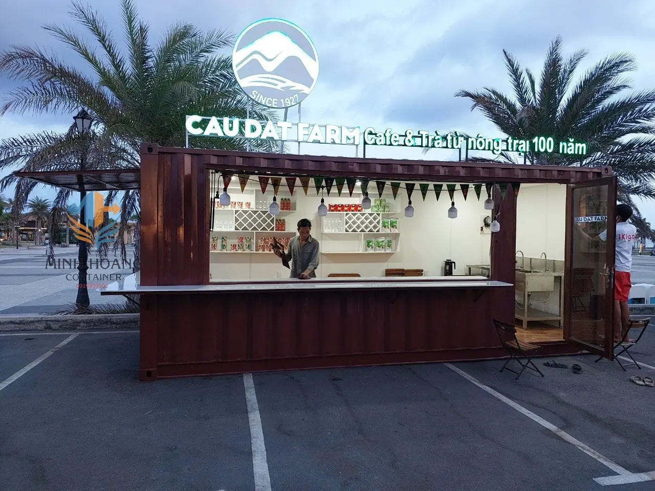 Container cafe 20 feet màu nâu tại Phan Thiết