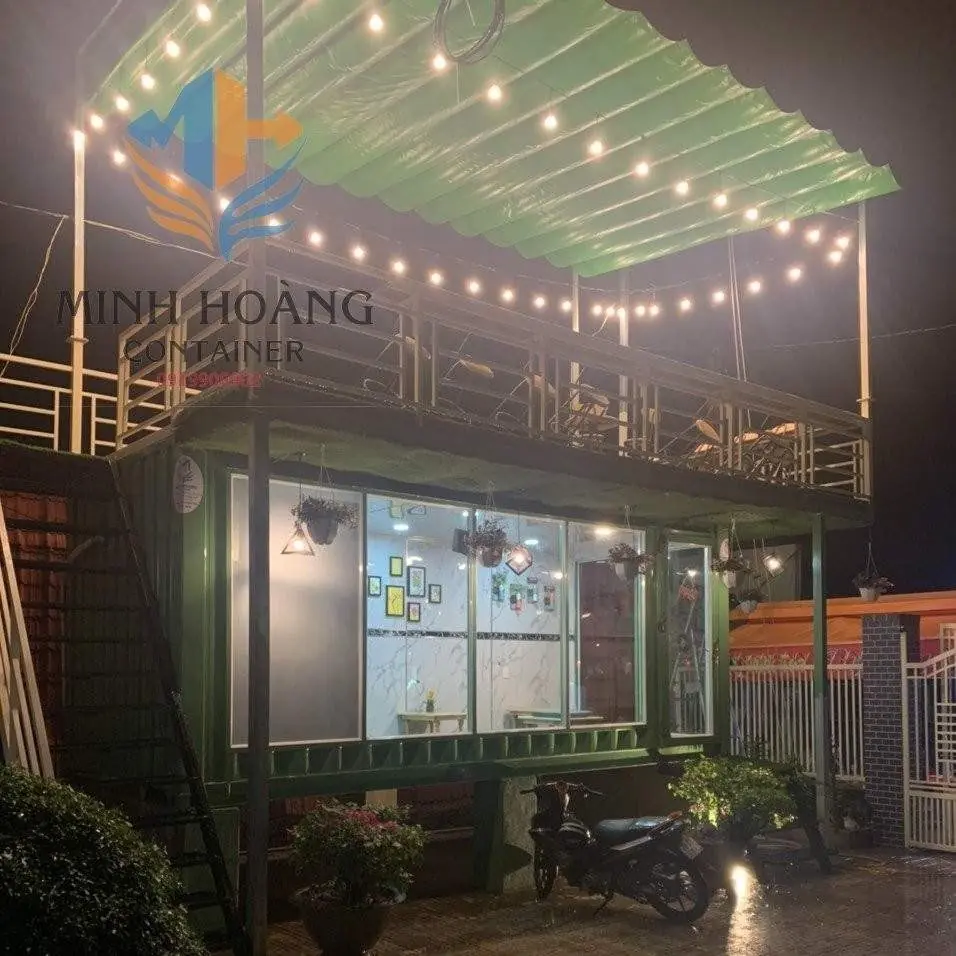 Container Cafe 20 feet màu xanh lá: Có sân thượng, kính cường lực sang trọng