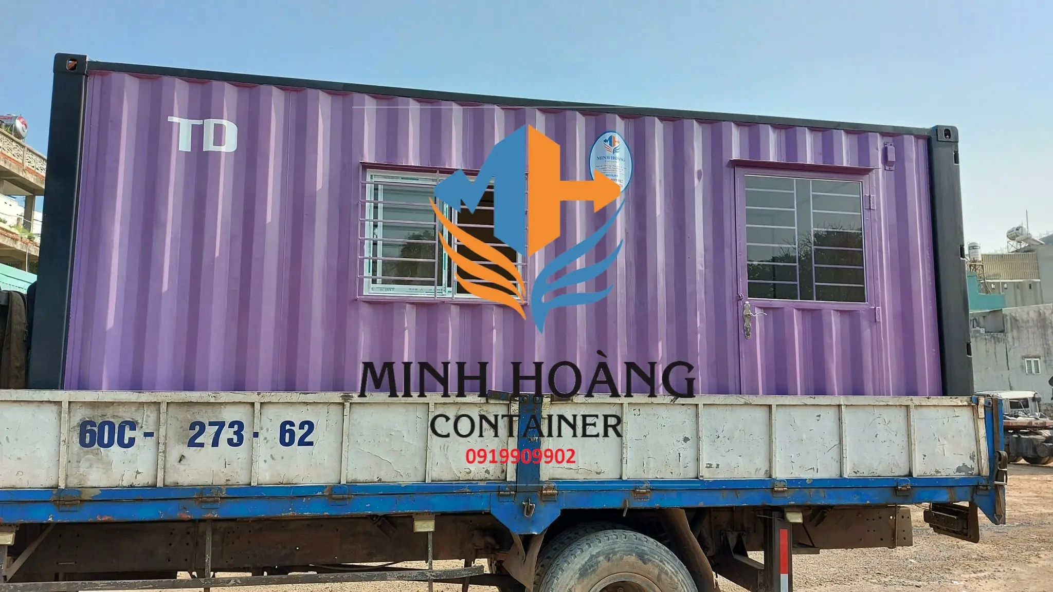 Nhà container 20 feet tím viền đen q12