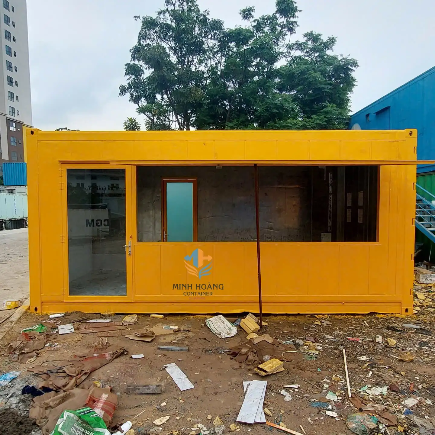 Container Cafe 20 Feet Vàng Dạng Cửa Kính Mẫu 1 