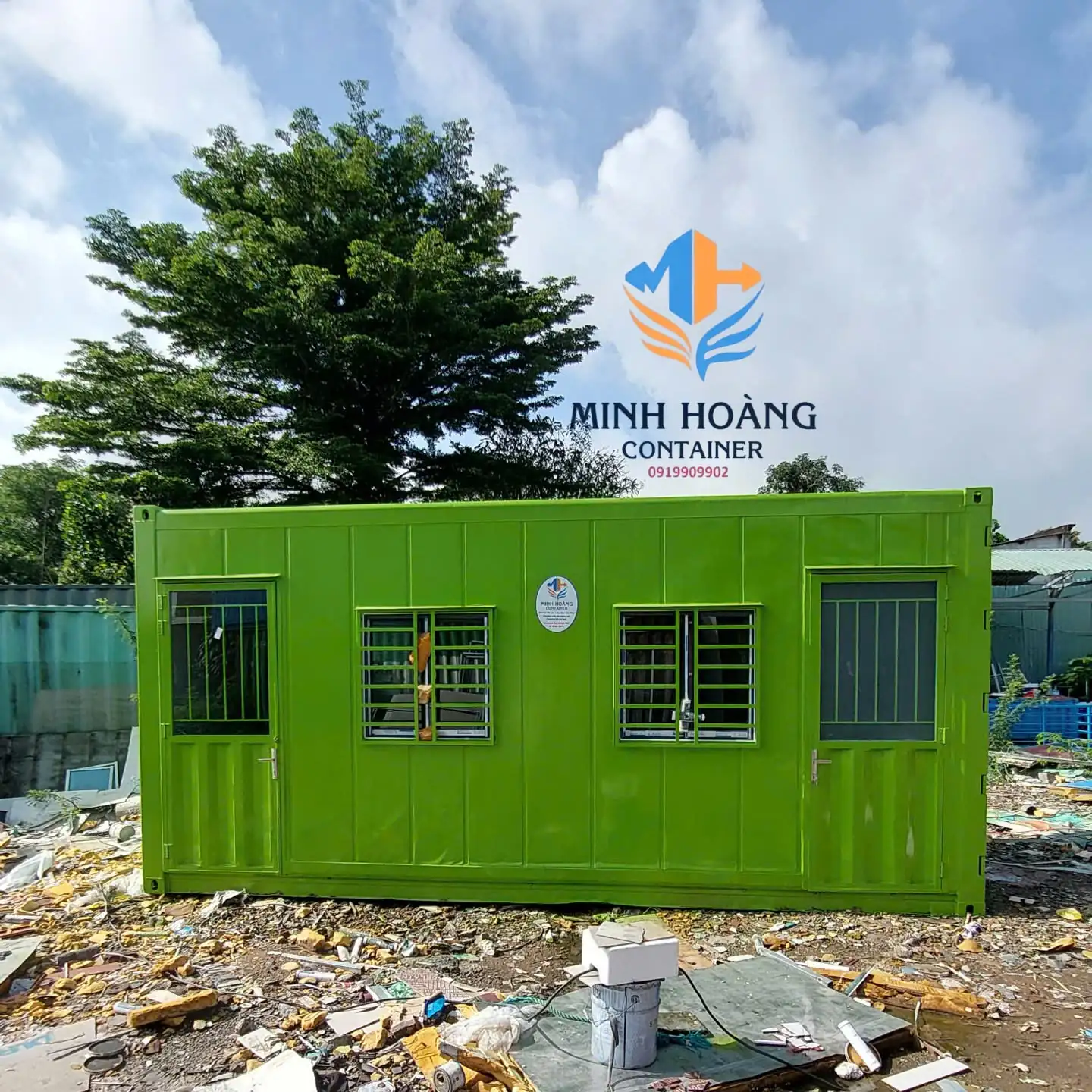 Container Nhà Ở 20 Feet Xanh Lá Có Toilet Cửa Ngoài