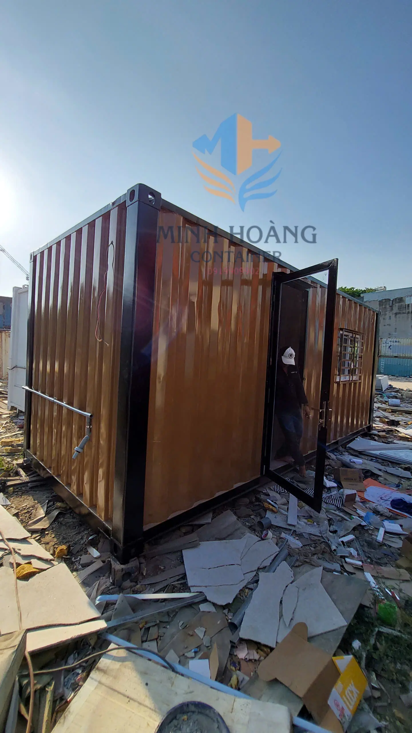 Container Văn Phòng 20 Feet Nâu Viền Đen Có Toilet 