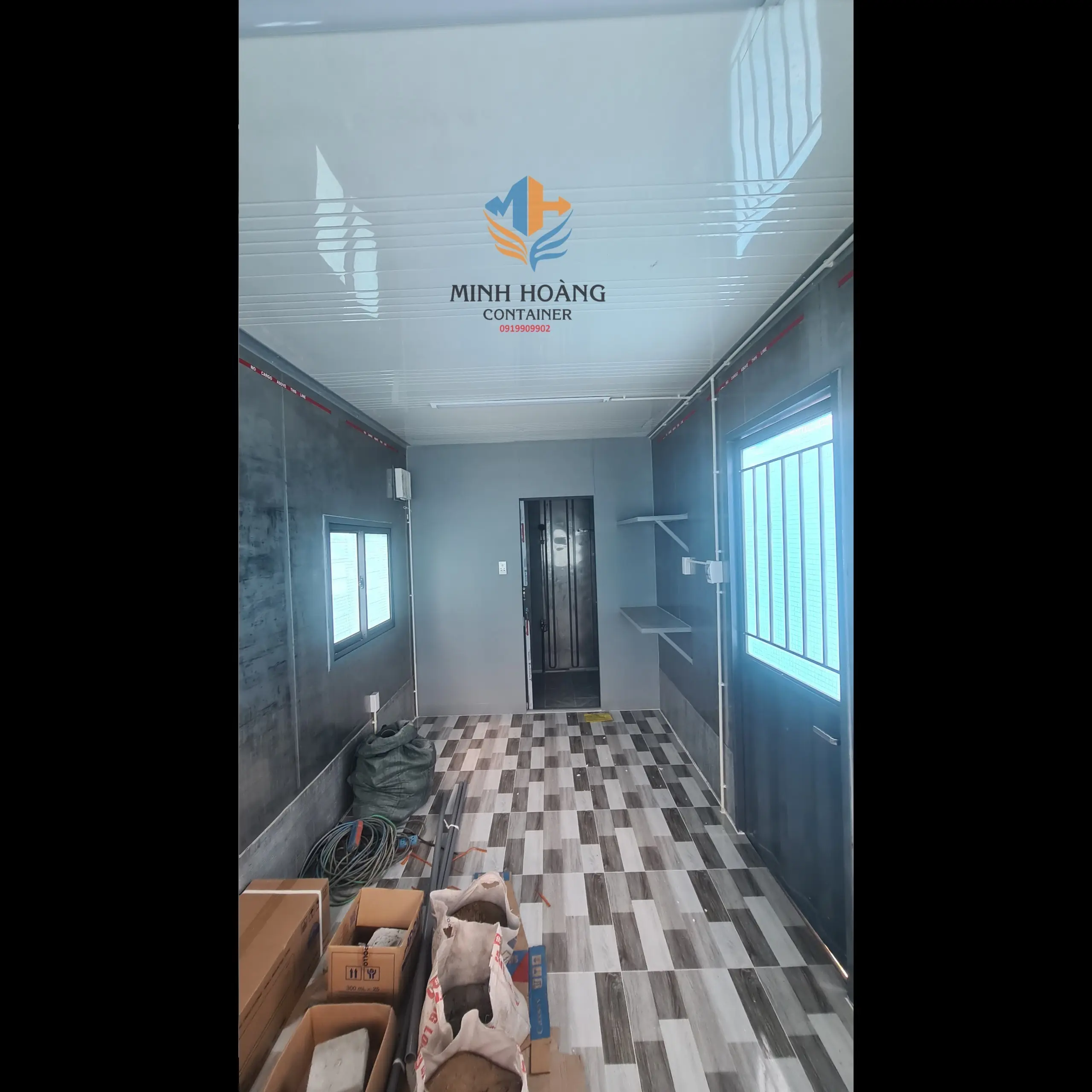 Thiết Kế Nhà Container Chữ L 2x20 Feet Dạng Kính: Tối Ưu Diện Tích, Tích Hợp Ban Công Rộng